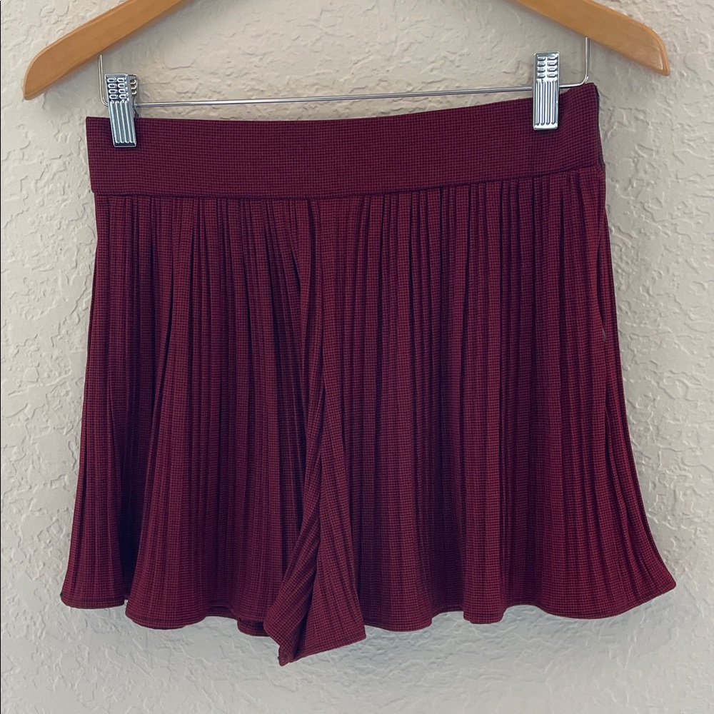 Zara Burgundy Pleated Knit Skater Shorts